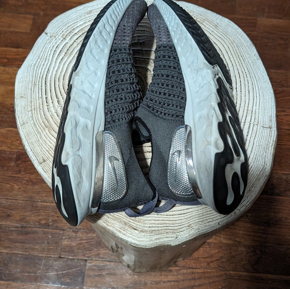 Nike React Phantom Run Flyknit 2 Iron Grey Silver US Men's 8.5 Women's 10.5 - Picture 10 of 10